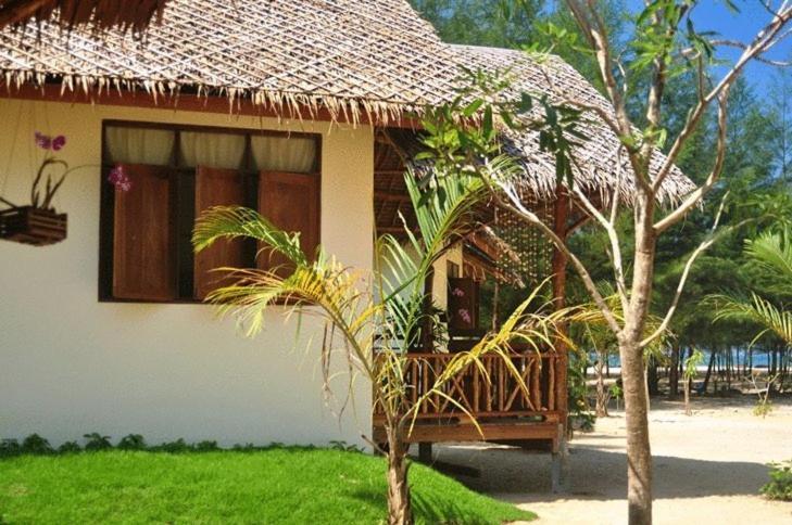 Hapla Beach Cottage Koh Kho Khao Island Номер фото