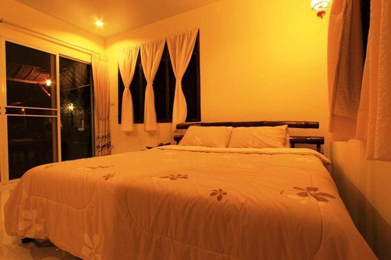 Hapla Beach Cottage Koh Kho Khao Island Номер фото